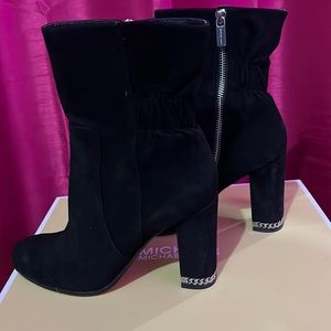 Michael Kors suede boots….sits below the calf ….Size 7